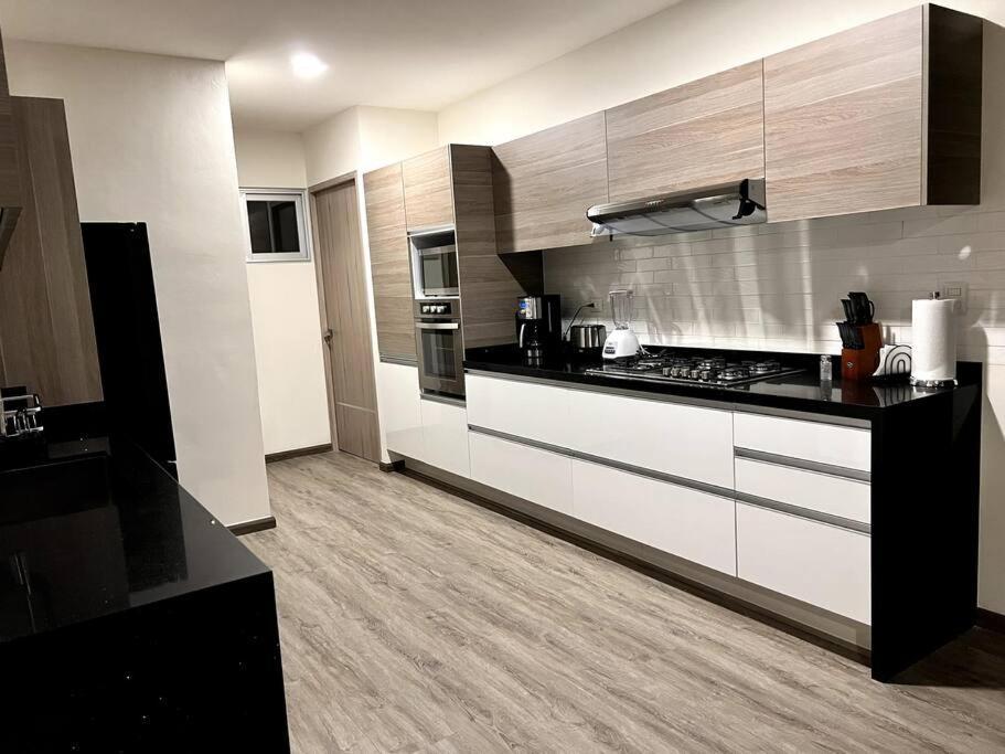 Luxury 3Br Apartment W Pool, Spa & Stunning Views 普埃布拉 外观 照片
